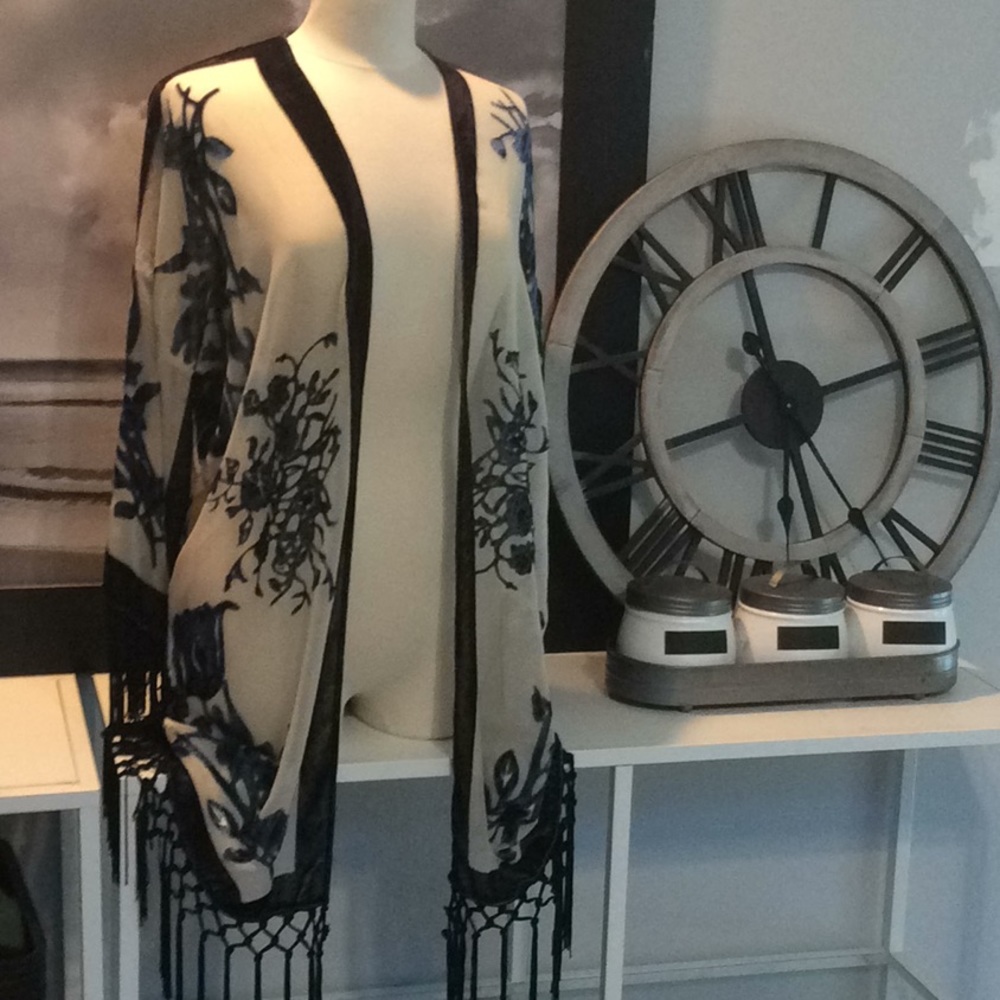 Chicos Semi Sheer Velvet burnout Kimono floral fringe boho